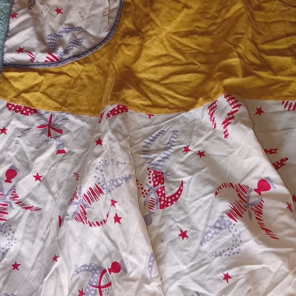 Antique/ Vintage Aged Lady's Classic Apron!
